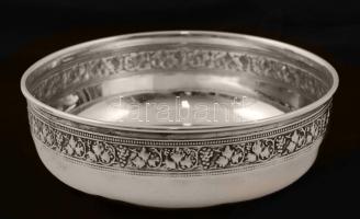 Ezüst szőlőfürtperemű tálka, Ag., nettó: 106,7gr, jelzett, d:13cm /Silver edged bowl of grapes, Ag, net. 106,7gr, marked, d: 13cm