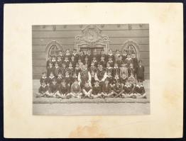 Tablókép: Budai Szent Imre Ciszterci Gimnázium, a fotón Bitter Illés (1868-1939) igazgató, fotó verzón feliratozva, kartonra ragasztva, 16x21cm