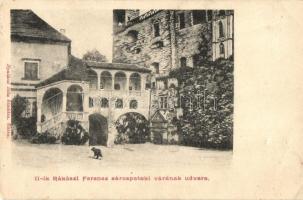 Sárospatak, II. Rákóczi Ferenc várának udvara, kiadja Nyulászi Béla (EK)