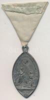 ~1930. "Szent László király oltalma alatt" ovális fém vallási medál szalagon. Szign.: Kiss...