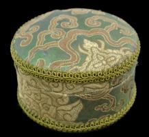 Kis bizsu tétel gyűrűkkel, fülbevalókkal, karkötővel, szövet borítású szép ékszertartó dobozkában