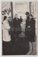 cca 1940 "Budapesti filmművészek nagy művészestje" fotón az est fellépői:  Simor Erzsi, Perényi László, Pethes Ferenc, László Imre, Zajzon Zsuzsa, 9x14cm