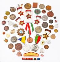55db-os vegyes magyar és külföldi jelvény, szocialista kitüntetés, fémpénz, emlékérem, zseton, sportérem, replika tétel T:vegyes