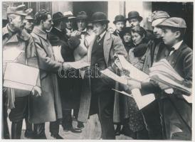 1919 Tanácsköztársasági választások korabeli fotó későbbi nagyítása 18x24 cm