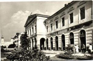 24 db MODERN, fekete-fehér városképes képeslap, magyar városok, vegyes minőség / 24 modern black and...