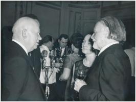 1964 Kodály Zoltán és Hruscsov a szovjet nagykövetségen rendezett fogadáson, vintage fotó, 18x24 cm