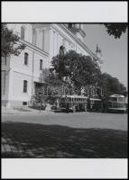 cca 1960 Kecskeméti autóbusz közlekedés, Medgyesi László hagyatékában őrzött korabeli negatívjáról készült modern nagyítás, 13x18 cm