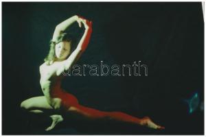 cca 1980 Bájosak és hajlékonyak, finoman erotikus fényképek, 5 db korabeli negatívról készült modern...