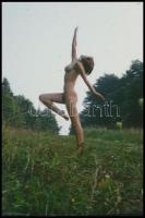 cca 1985 Hurrá, itt a tavasz! finoman erotikus fényképek, 5 db korabeli negatívról készült modern na...