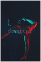 cca 1980 Itt a piros, hol a piros? Finoman erotikus fényképek, 5 db korabeli negatívról készült mode...