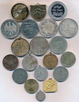 20db vegyes külföldi emlékérem, medál, közte Egyesült Arab Emírségek DN "Abu Dhabi" fém em...