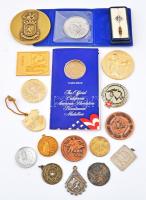 18db vegyes külföldi emlékérem, medál, jelvény, közte Ausztria DN "Stephansdom Bécs 1147" Cu emlékérem (35mm) T:vegyes 18pcs of mixed medals, badges, with Austria ND "Stephansdom Vienna 1147" Cu medal (35mm) C:mixed