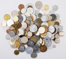 Zacskónyi magyar zseton, játékpénz és érem tétel, benne néhány külföldi darab T:vegyes