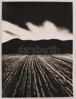 cca 1976 Gebhardt György (1910-1993): Mezőgazdasági táj, feliratozott vintage fotóművészeti alkotás, 30x40 cm