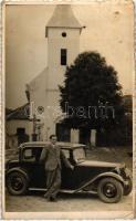 1938 Béna, Belina; Római katolikus templom, férfi automobillal / Roman Catholic church, man with automobile, Kazinczy Stefan photo (kis szakadás / small tear)