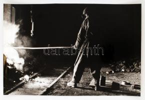 cca 1970 Kalocsai Rudolf: Mintavétel, feliratozott vintage fotóművészeti alkotás, 25x40 cm