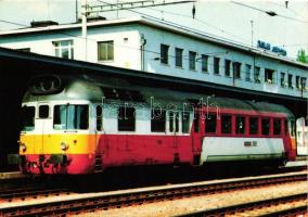 33 db MODERN használatlan motívumlap; vonatok / 33 mostly unused modern motive cards; trains