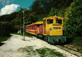 33 db MODERN használatlan motívumlap; vonatok / 33 mostly unused modern motive cards; trains