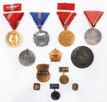 14db-os vegyes szocialista kitüntetés, jelvény, miniatűr tétel, főleg tokokkal együtt, közte 1964. &...