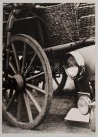 cca 1980 Wallinger Ferenc: 100 év, feliratozott vintage fotóművészeti alkotás, 40x28 cm