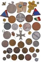 38db-os vegyes numizmatikai tétel, emlékérmekkel, kitüntetésekkel és pénzérmékkel, közte 1938. "...