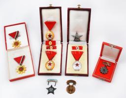 9db vegyes szocialista kitüntetés, közte 1985. "Munka Érdemrend" arany és ezüst fokozata, aranyozott és ezüstözött Br kitüntetések miniatűrrel szalagsávon eredeti tokban T:vegyes