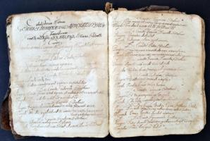 cca 1700 A Tarányi család több korai tagjának, későbbi táblabírók és Zala vármegyei alispánok saját kézírással lejegyzett versei és egyéb feljegyzések, közöttük országgyűlési követek felsorolása is. Erősen megviselt bőrkötésben. Több lap sérült, szakadozott, penészfoltos