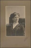 1910-1952 8 db különféle méretű iskolai csoportkép, tabló,jelzett arckép, stb. közte az ungrvári rus...