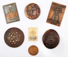 7db klf emlékérem, plakett, közte 1975. "Tiszta Virágos Debrecenért - 1975 10 év" jelzett ...