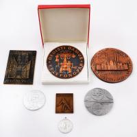 7db-os vegyes emlékérem, plakett tétel, 1951. "Honvéd Sportversenyek / Hds. terepfutó csap. bajn. III." Br díjplakett (60x51mm), 1976. "XII. Megyei Nyári Úttörő Olimpia, Pápa" Br plakett (127x92mm) T:vegyes