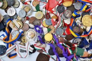 Vegyes, főleg szocialista sportérem és -plakett tétel 3600g-os súlyban T:vegyes