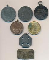 7db-os vegyes magyar kitüntetés és jelvény tétel, közte 1917. "Károly Bronz Vitézségi Érem"...