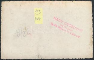 Tornázó lányok, Nagy Györgyné pecséttel jelzett fotója, 9x14 cm