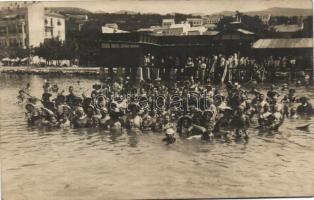 Crikvenica, Bathing people photo (EK)