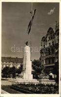 Nagyvárad, Oradea; Országzászló, gyógyszertár / Hungarian country flag, pharmacy