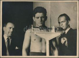 Bokszolók, 3 db fotó, az egyiken Torma László, jelzetlen fotó, 13x18 cm