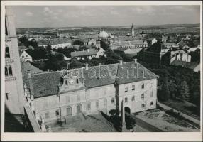 Kilátás a pécsi székesegyházról, 2 db Heltay fotó, pecséttel jelzett, 17x24 cm