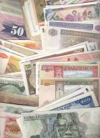 270 klf papírpénz az egész világból