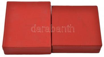 Szovjetunió 1967. 2db "KGB" érem dísztokban, egyik zománcozott jelvénnyel és adományozói p...