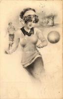 Woman football player, P.T.L. Art de Vienne No. 203.