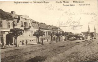 Szászrégen, Reghinul-sasesc; Közép utca, Strada Medie / street, shops