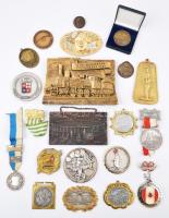 20db-os külföldi jelvény, érem és plakett tétel, főleg osztrákok, benne "3. Int. Wandertag Pillichsdorf 1982", "Ampasser Volkswandertag", "Alte Poststation Magerbach", "Pula", "Hohensalzburg", "Int. Scout Wandertag - Wien Gruppe 56 Ottakring", "3. Int. Askö-Volksmarsch Pattigham 1976 / Olympiade Montreal" T:2 20pcs of badges, medallions and plaques, mostly Austrian pcs, between them "3. Int. Wandertag Pillichsdorf 1982", "Ampasser Volkswandertag", "Alte Poststation Magerbach", "Pula", "Hohensalzburg", "Int. Scout Wandertag - Wien Gruppe 56 Ottakring", "3. Int. Askö-Volksmarsch Pattigham 1976 / Olympiade Montreal" C:XF