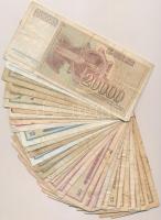 Jugoszlávia 33db-os vegyes bankjegy tétel T:III,III-
Yugoslavia 3pcs of mixed banknotes C:F,VG
