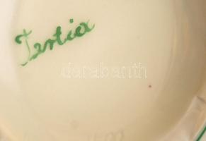 Herendi (tercier) rózsás bonbonier, az alján sérüléssel. m: 9 cm, d: 9 cm