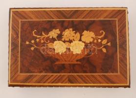 Intarziás fa doboz, belsejében béléssel, 28x18x6,5 cm