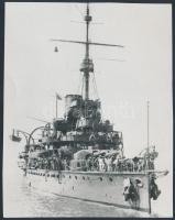 3 db fénykép osztrák-magyar hadihajókról (SMS Viribus unitis, stb.), modern nagyítások, hátuljukon f...