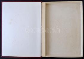 Könyvet formázó díszes doboz, réz rátétes családi címerrel, 31×23×4 cm