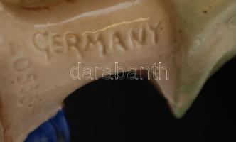 Kislány a kacsával, kézzel festett, jelzett (Germany), hibátlan, m:14 cm