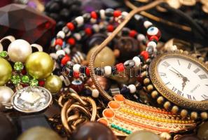 Nagy bizsutétel több mint 100 db