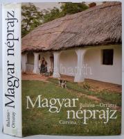 Balassa Iván, Ortutay Gyula: Magyar Néprajz. Bp., 1982, Corvina. Kiadói egészvászon-kötésben, jó állapotú borítóval.